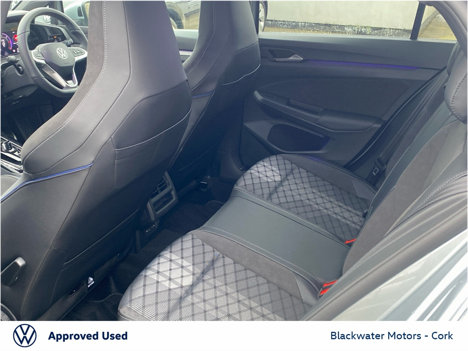Volkswagen Golf 2.0TDI 150BHP 5DR R-LINE AUTOMATIC — thumbnail 23