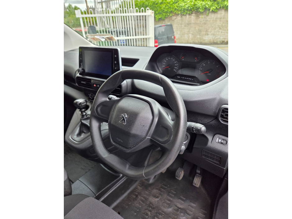 2023 Peugeot Partner 1.5L Diesel For Sale Images