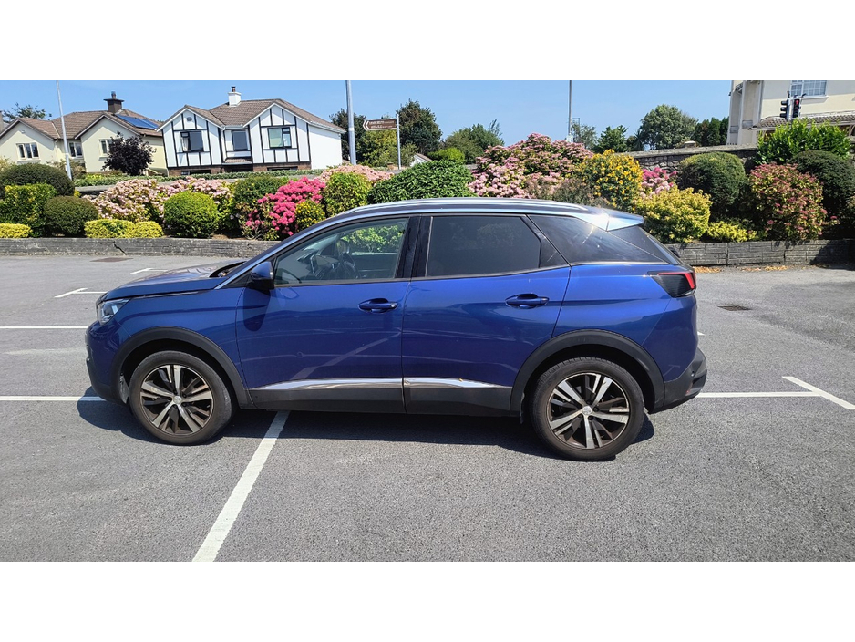 Peugeot 3008 ALLURE 1.2 130 6.2 4DR