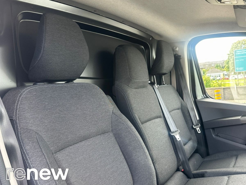 2026 Renault Trafic 2L Diesel For Sale Images