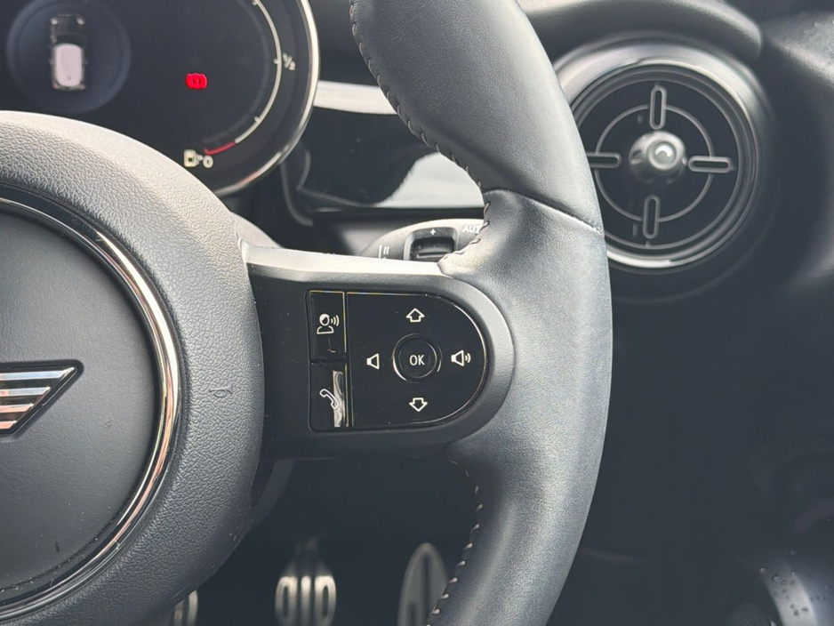 2021 MINI Hatch 2L Petrol For Sale Images