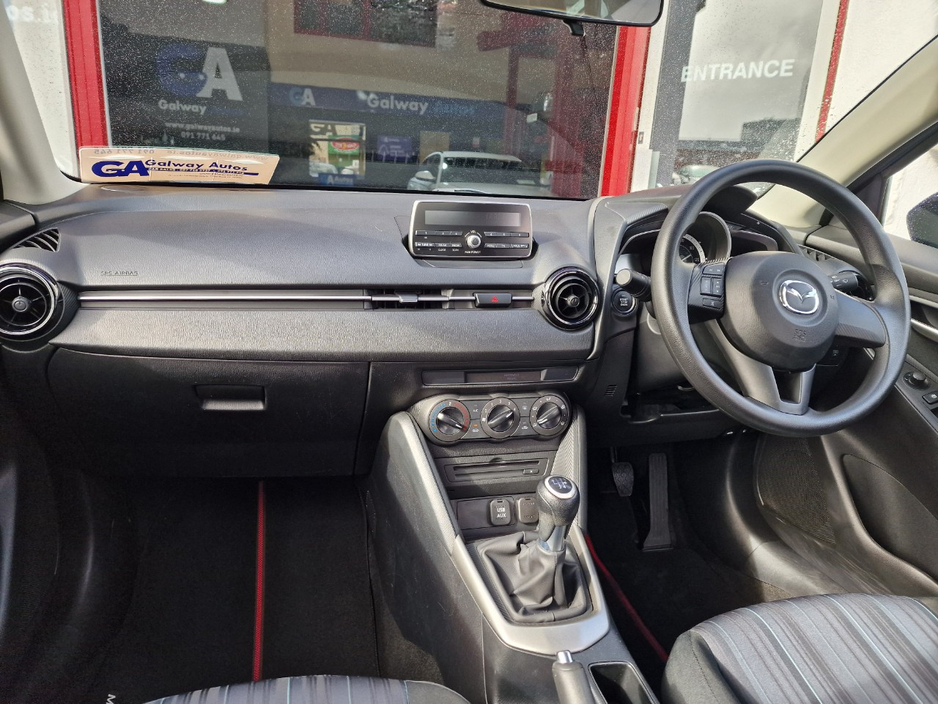 Mazda Mazda2 1.5 PETROL **LOW MILAGE, PARKING SENSORS** — thumbnail 25