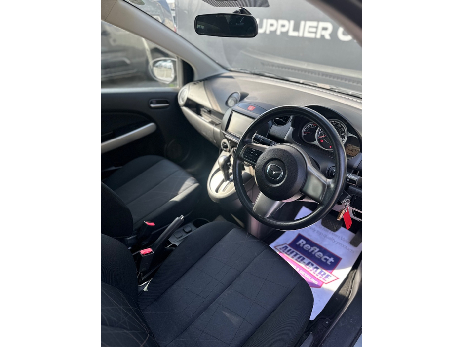 Mazda Demio 1.3 L Petrol Automatic — thumbnail 11