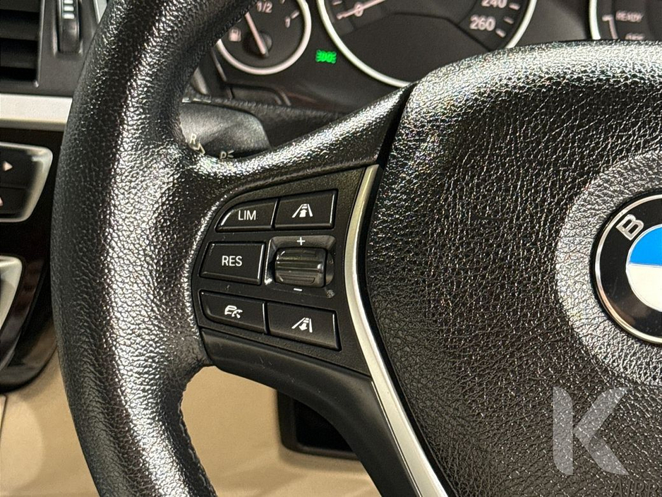 BMW 3 Series 330e 2.0 HYBRID - MULTI FUNCTION STEERING WHEEL - CRUISE CONTROL - LANE KEEP ASSIST - HEATING / AC CONTROLS - HEATED SEATS - REVERSE CAMERA - ELECTRIC — thumbnail 16