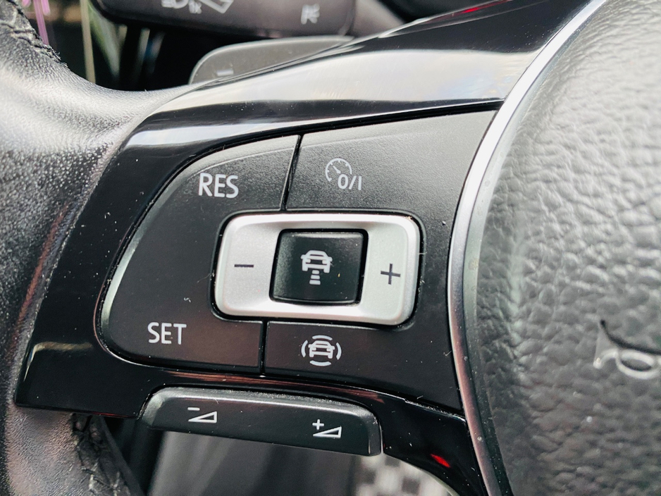 2021 Volkswagen Touran 2L Diesel For Sale Images