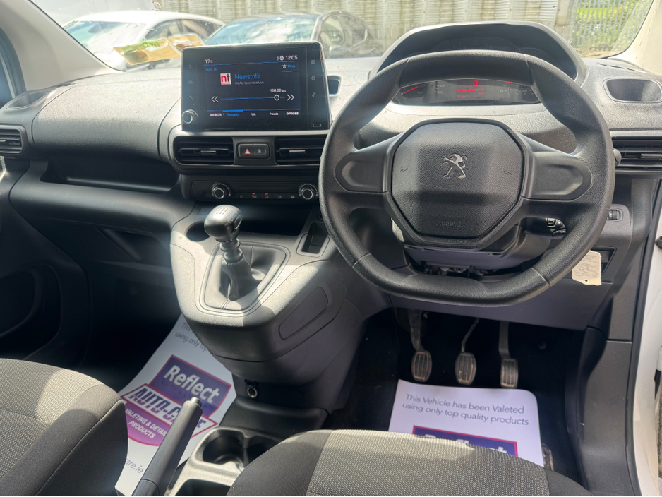 2022 Peugeot Partner 1.5L Diesel For Sale Images
