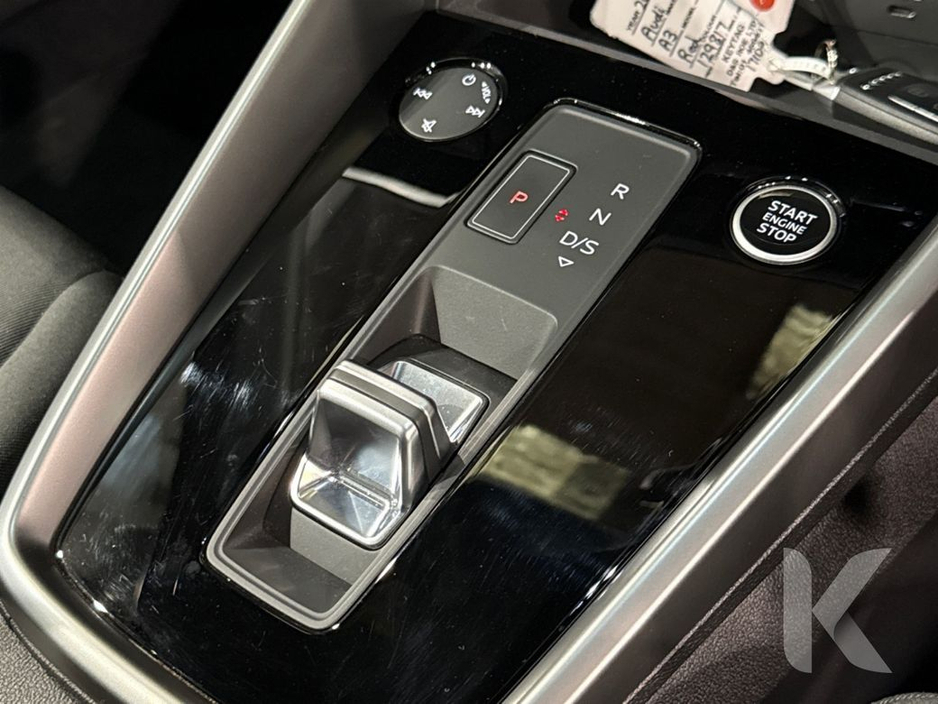 Audi A3 1.0 AUTOMATIC - FACTORY ALLOYS - DIGITAL SPEEDO - CRUISE CONTROL - MULTI FUNCTION STEERING WHEEL - CRUISE CONTROL - HEATED SEATS — thumbnail 22