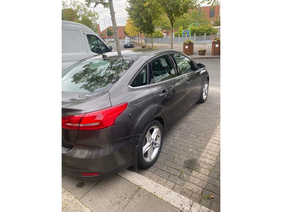 Ford Focus 1.6 Zetec Saloon Diesel Manual (95bhp) — thumbnail 4