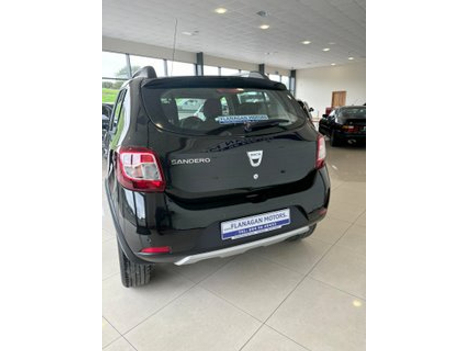2015 Dacia Sandero Stepway 1.5L Diesel For Sale Images