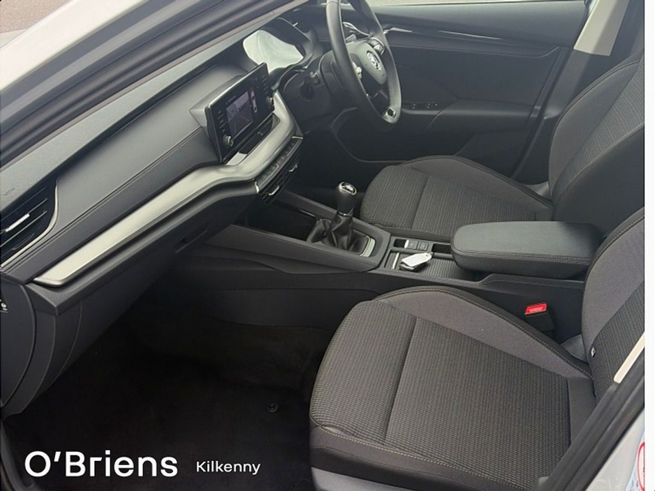 Skoda Octavia AMBITION 1.0 TSI 110 BHP 4DR *1 OWNER - PRISTINE CAR - IN STOCK & READY FOR COLLECTION* — thumbnail 4