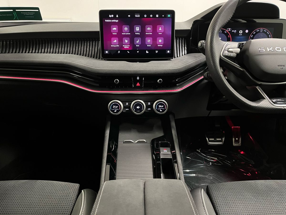 Skoda Superb Sportline DSG 2.0TDI 150BHP - 19 Inch Alloys - Reversing Camera - Ambient Lighting - Climate Control - Electric Heated Seats - Keyless Start - Apple CarPlay/Android Auto — thumbnail 19