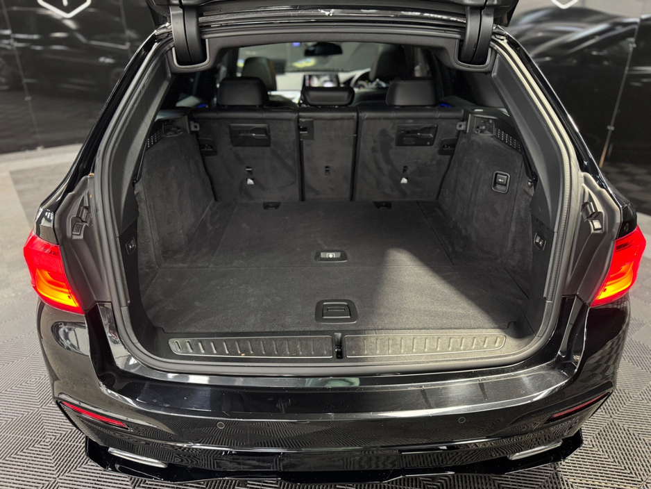 BMW 5 Series M-Sport Pro *Panoramic Sunroof* — thumbnail 30
