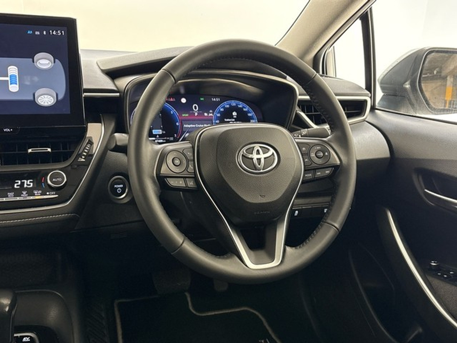 Toyota Corolla Luna Hybrid Saloon — thumbnail 9