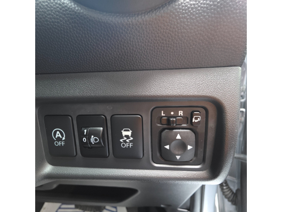 Mitsubishi Mirage — thumbnail 13