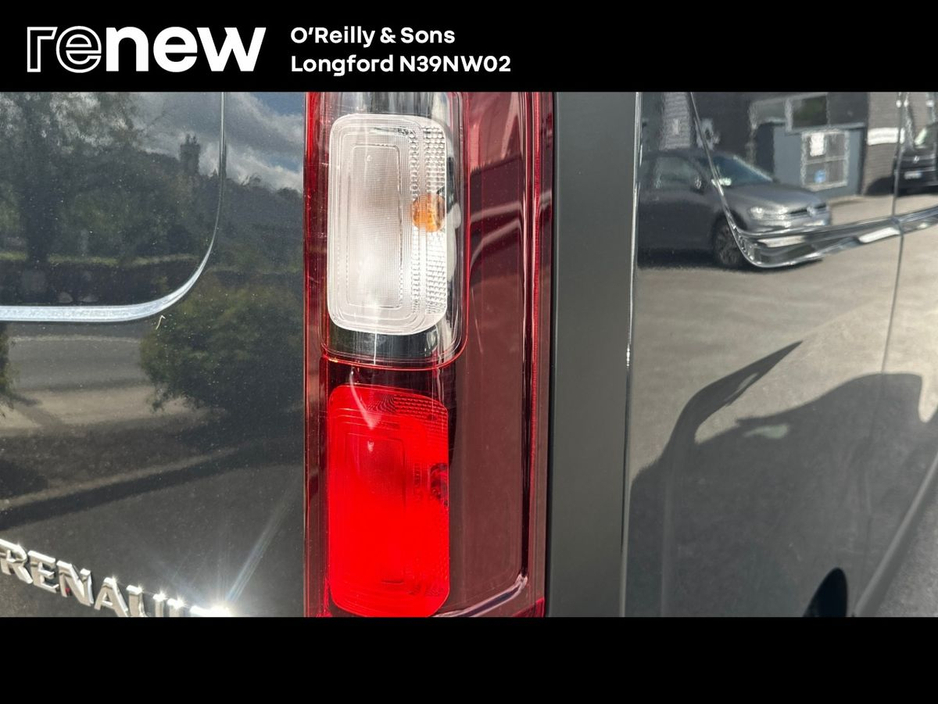 2026 Renault Trafic 2L Diesel For Sale Images