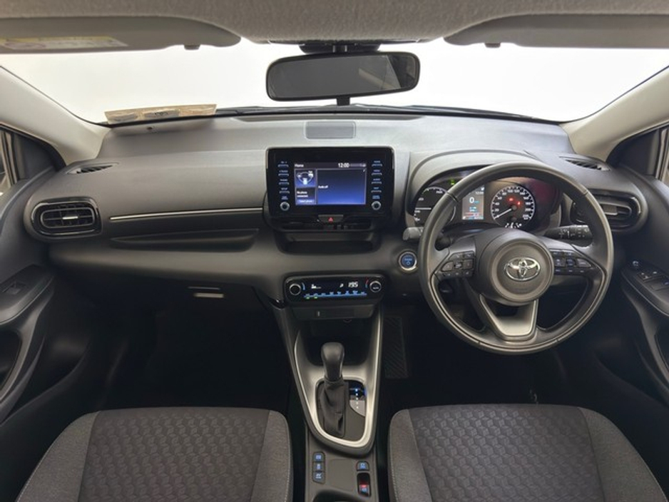 Toyota Yaris Luna Hybrid — thumbnail 8