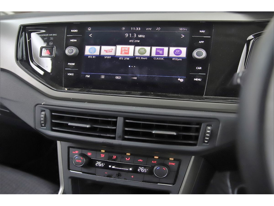 Volkswagen Polo 1.0 TSI DSG *VERY LOW KMS*UPGRADED 17" ALOYS*REVERSE CAM*PARK SENSORS* — thumbnail 24