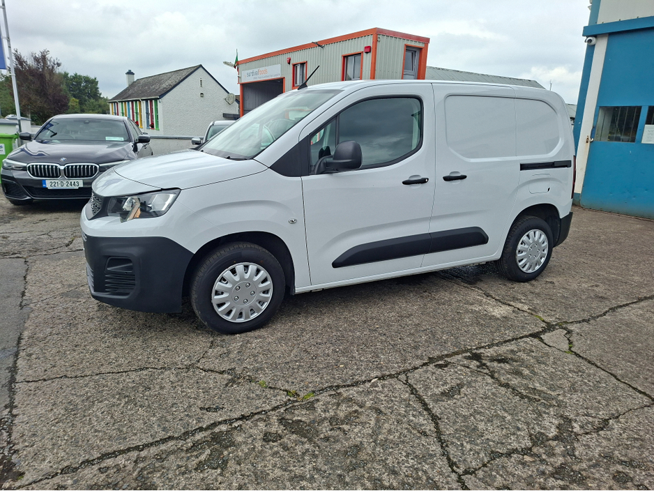 2023 Peugeot Partner 1.5L Diesel For Sale Images
