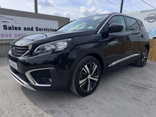 Peugeot 5008 ALLURE 1.2 130 4DR