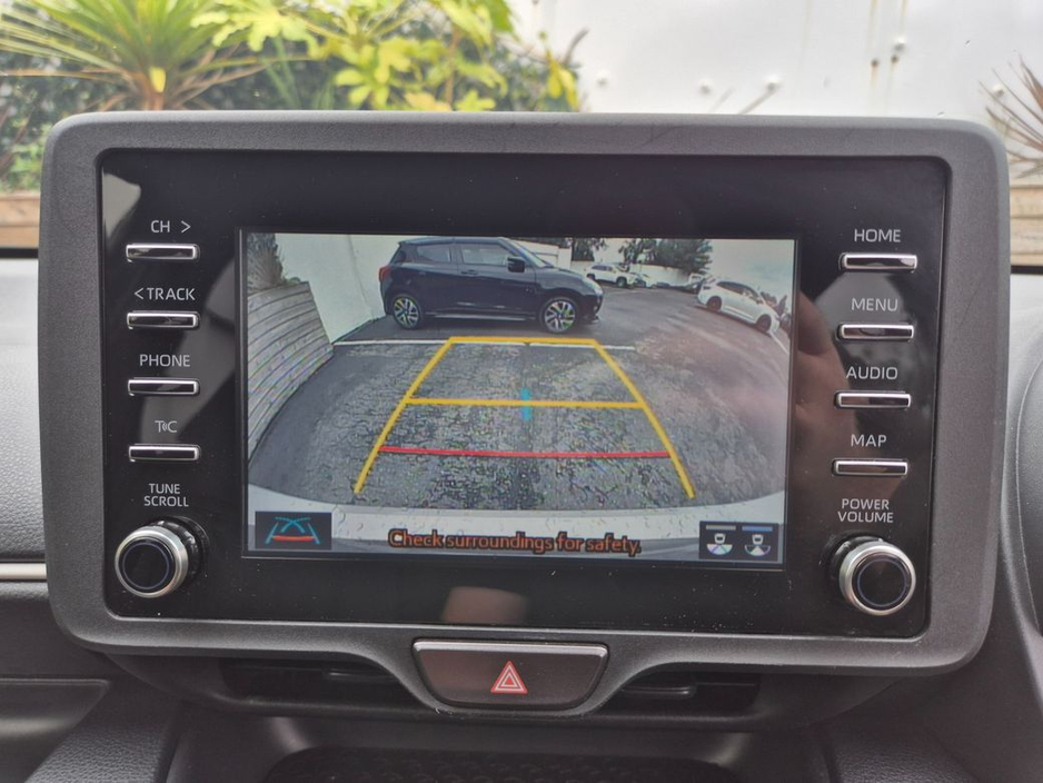 Toyota Yaris 1.5 HYBRID / X SPEC / BEST SMALL CAR ON THE ROAD / TAX €150 — thumbnail 23