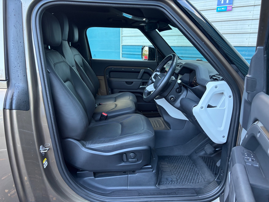 2025 Land Rover Defender 3L Diesel For Sale Images