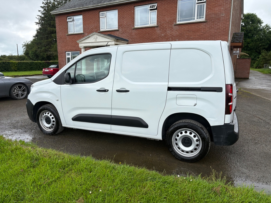 2023 Peugeot Partner 1.5L Diesel For Sale Images