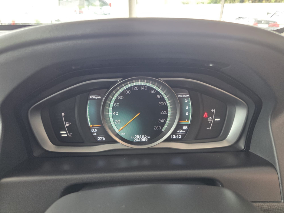 2017 Volvo XC60 2L Diesel For Sale Images