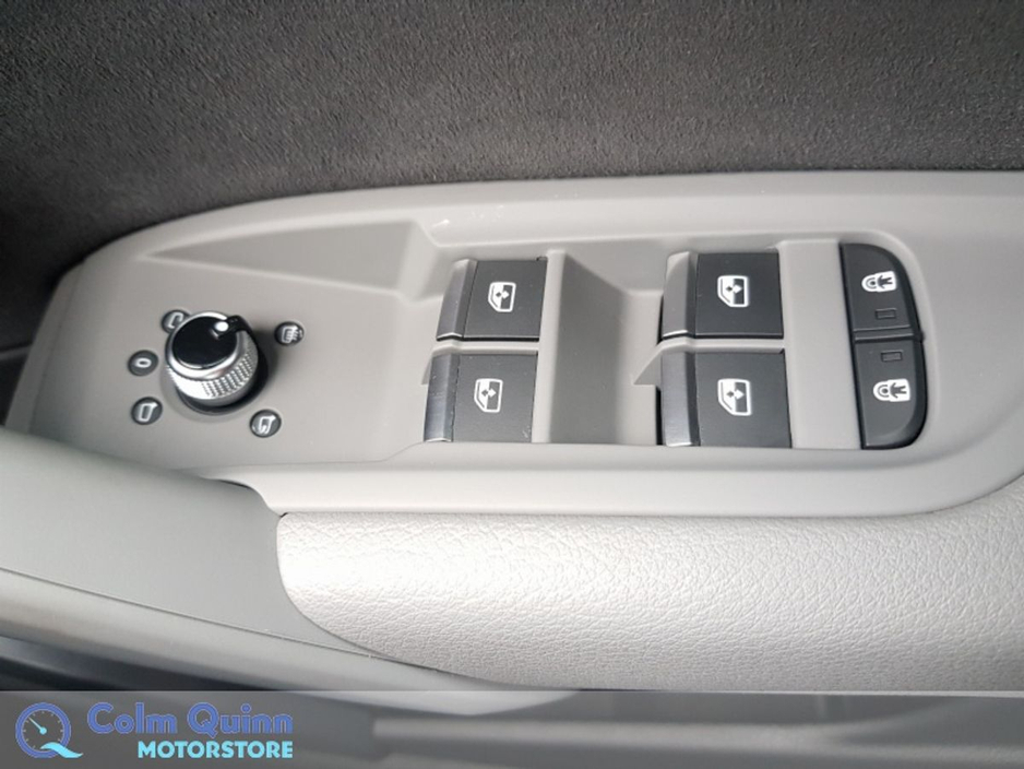 2024 Audi Q5 2L Petrol Plug-in Hybrid For Sale Images