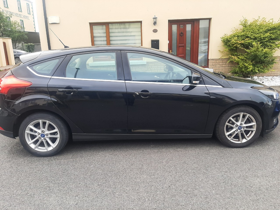 Ford Focus 1.0 ZETEC ECOBOOST 100PS 5DR T — thumbnail 8