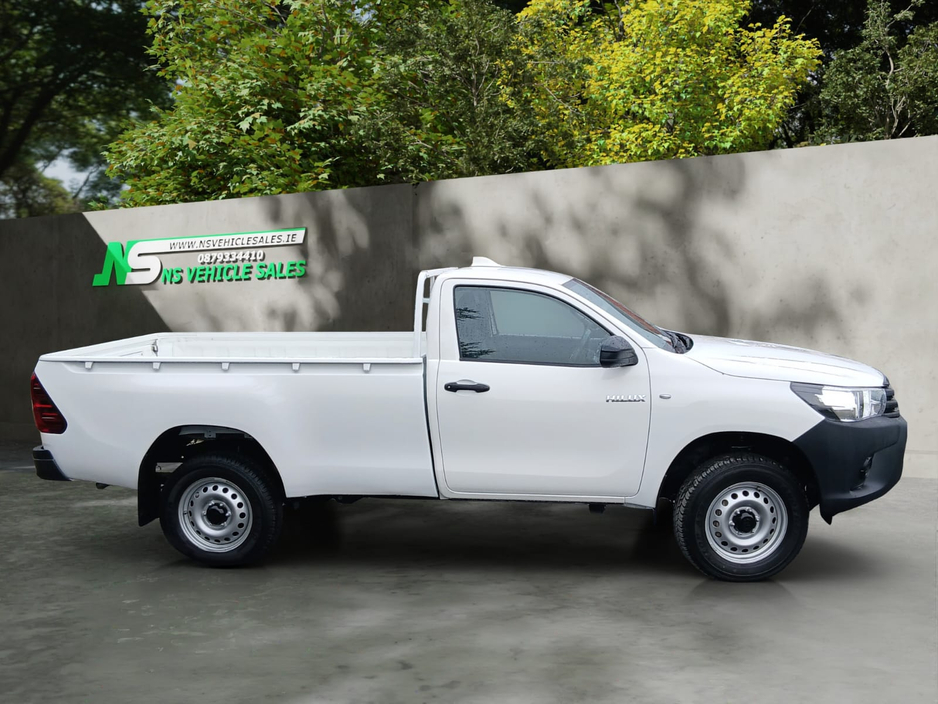 2025 Toyota Hilux 2.4L Diesel For Sale Images
