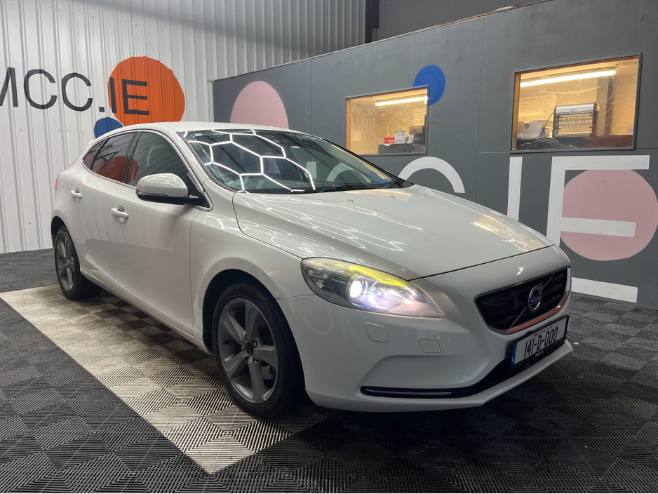 Used Volvo V40 2014 in Dublin