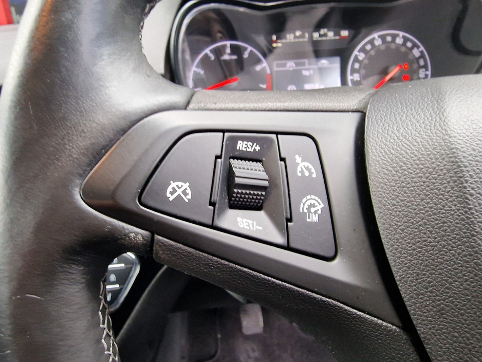 Opel Corsa 1.4 PETROL **CRUISE CONTROL, LOW MILAGE, HEATED SEATS** — thumbnail 17