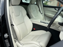 2023 Volvo XC60 2L Petrol Plug-in Hybrid For Sale Images