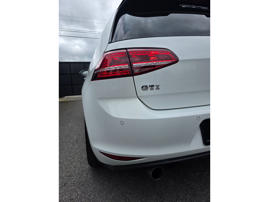 2015 Volkswagen Golf 2L Petrol For Sale Images