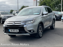 Mitsubishi Outlander OUTL 4WD 6MT 4DR  7 SEAT.