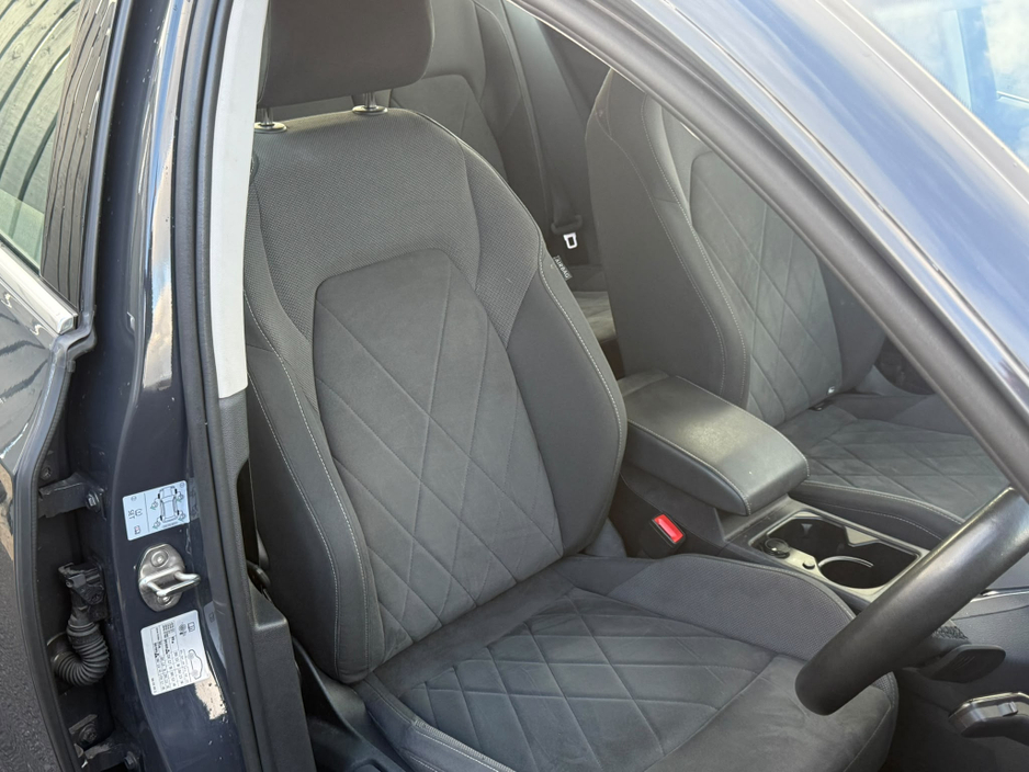 2023 Volkswagen Golf 1.4L Petrol Plug-in Hybrid For Sale Images