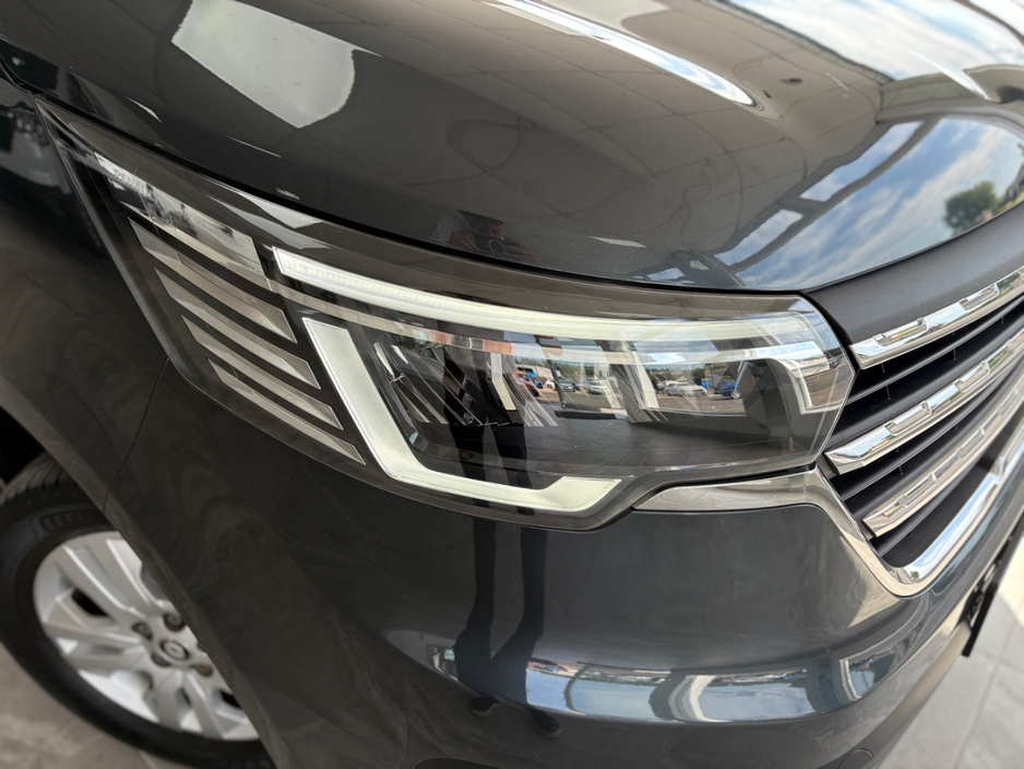 2025 Renault Trafic 2L Diesel For Sale Images