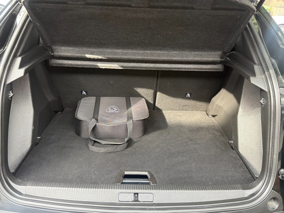 2023 Peugeot 2008 0L Electric For Sale Images