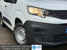 2022 Peugeot Partner 1.5L Diesel For Sale Images