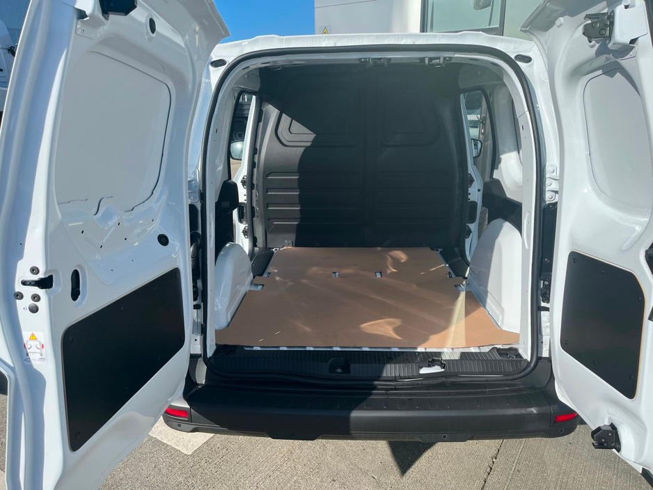 2026 Renault Kangoo 1.5L Diesel For Sale Images