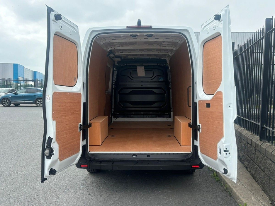 2025 Renault Master 2L Diesel For Sale Images
