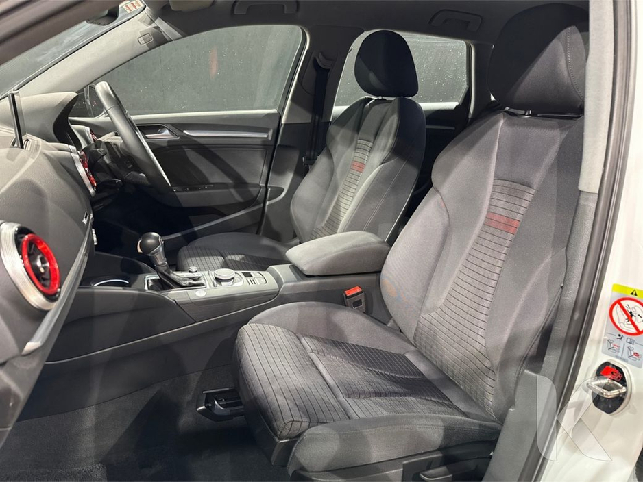 Audi A3 1.4 AUTOMATIC - BLACK STYLING EDITION - UPGRADED ALLOYS - FLAT BOTTOM STEERING WHEEL - CRUISE CONTROL - REVERSE CAMERA - HEATED SEATS — thumbnail 14
