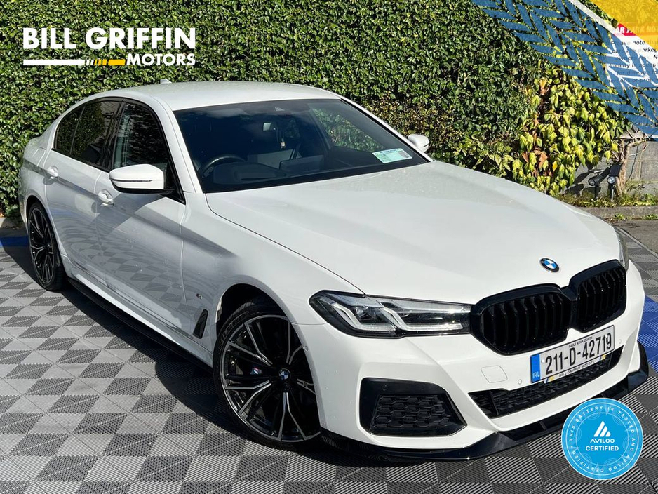 BMW 5 Series 530e M-SPORT COMPETITION PACK 2.0 HYBRID // HARMAN/KARDON // LEATHER HEATED & POWERED SEATS // DIGITAL CLUSTER