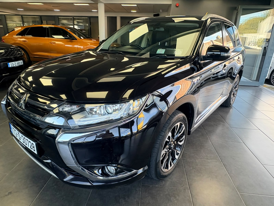 2017 Mitsubishi Outlander 2L Petrol Plug-in Hybrid For Sale Images