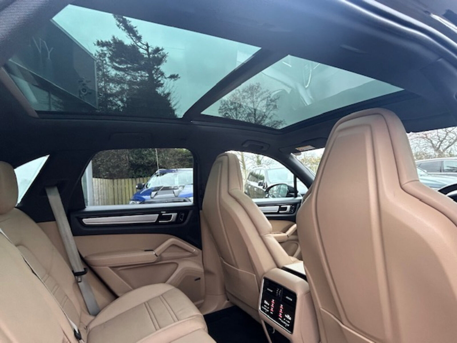 2023 Porsche Cayenne 3L Petrol Plug-in Hybrid For Sale Images