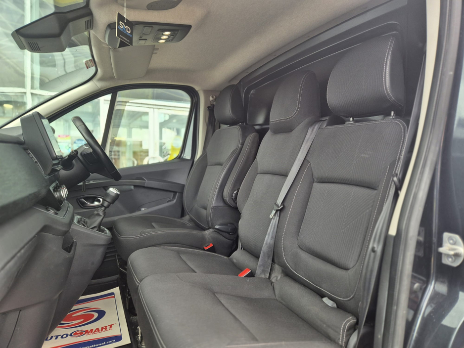 2022 Renault Trafic 2L Diesel For Sale Images