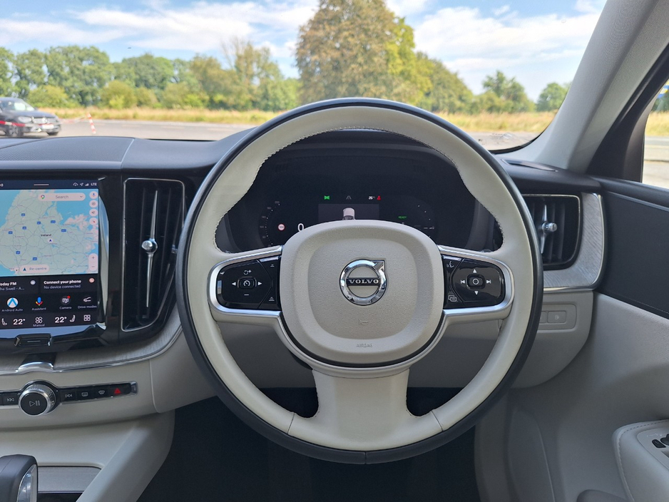 2023 Volvo XC60 2L Petrol Plug-in Hybrid For Sale Images