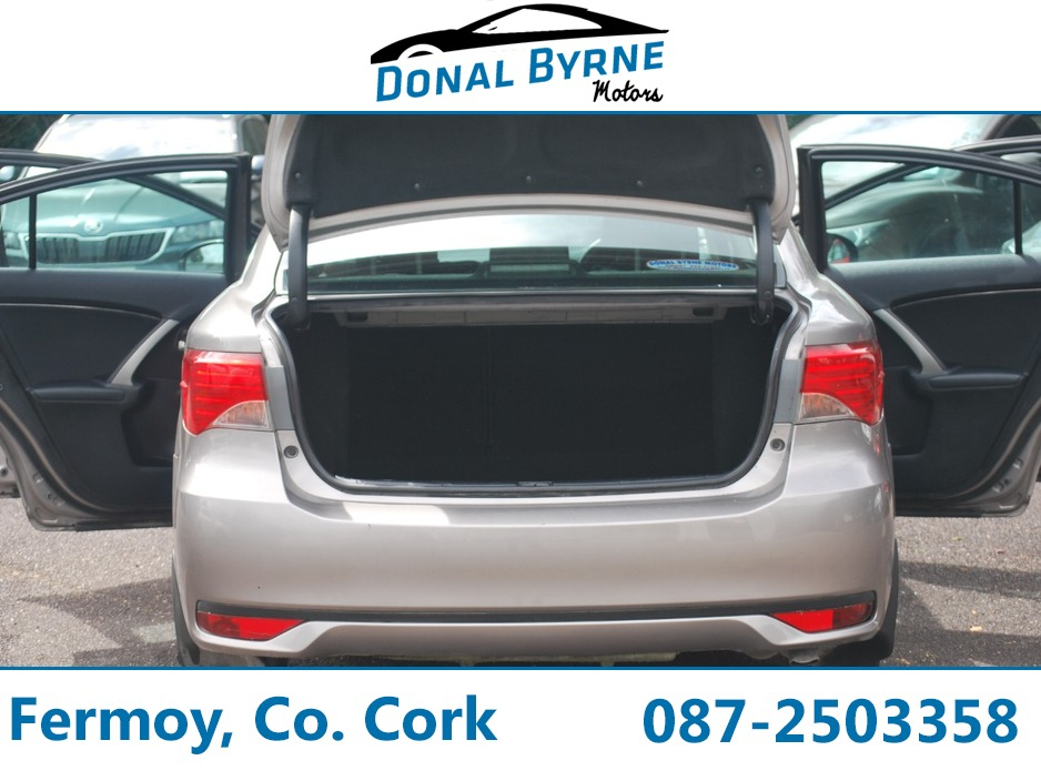 2014 Toyota Avensis 2L Diesel For Sale Images