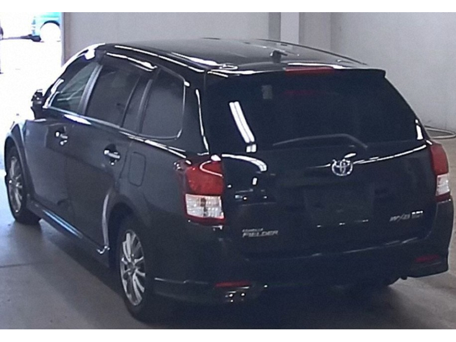 Toyota Corolla 1.5 Corolla Fielder Petrol Hybrid Auto — thumbnail 3