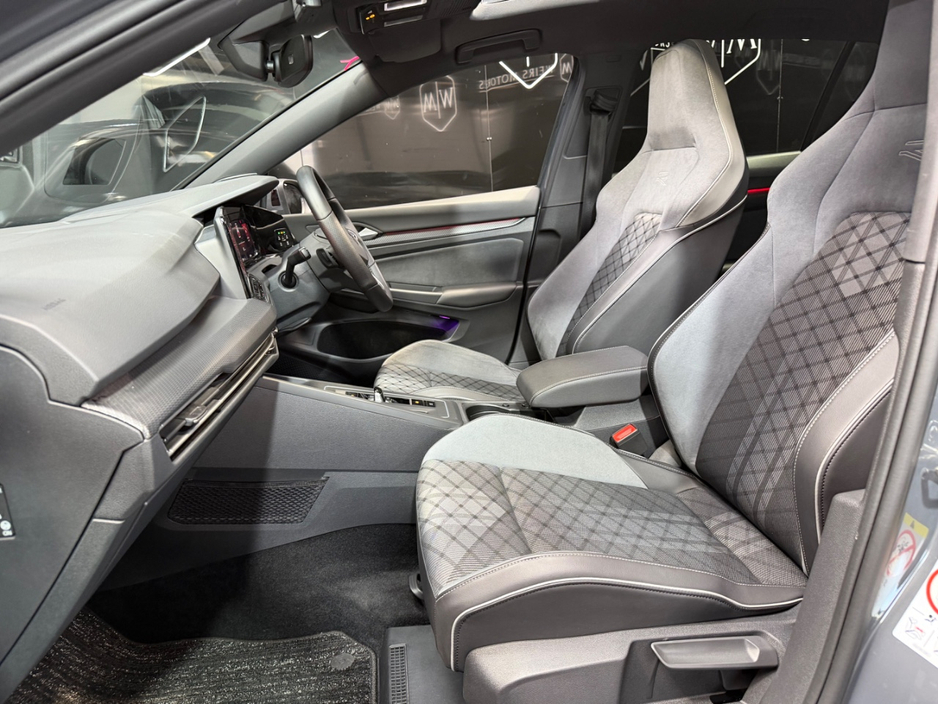 Volkswagen Golf 1.5 R-LINE AUTOMATIC SUNROOF ONLY 26,945KM//HARMAN KARDON SOUND SYSTEM//TILT&SLIDE SUNROOF — thumbnail 27